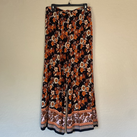 XL floral, flowy wide leg pants - Picture 6 of 9